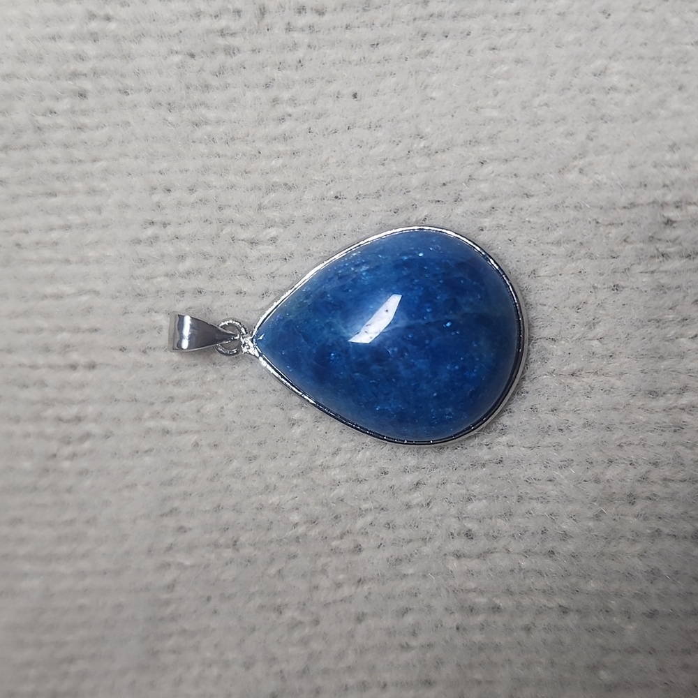 Blue Apatite Pendant AAA